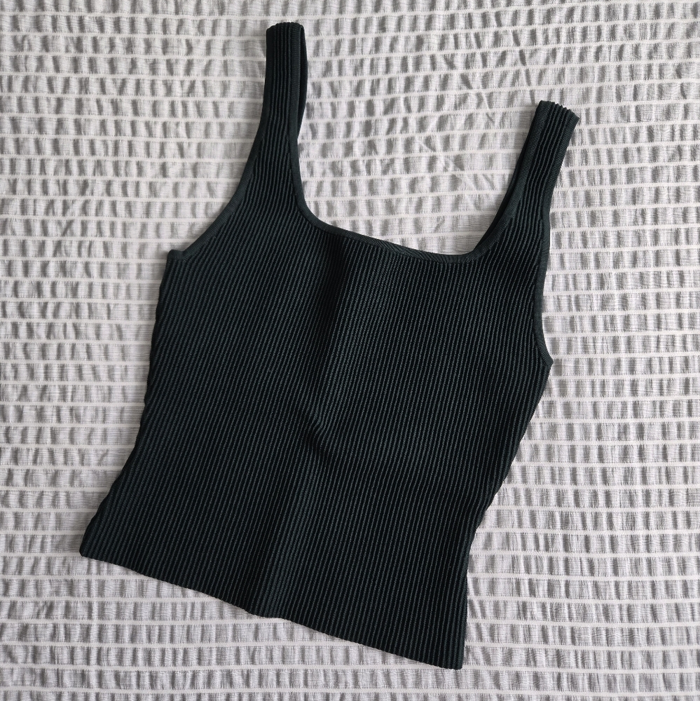 Aritzia Babaton Sculpt Knit Square Neck Forest Green Ribbed Tank Top